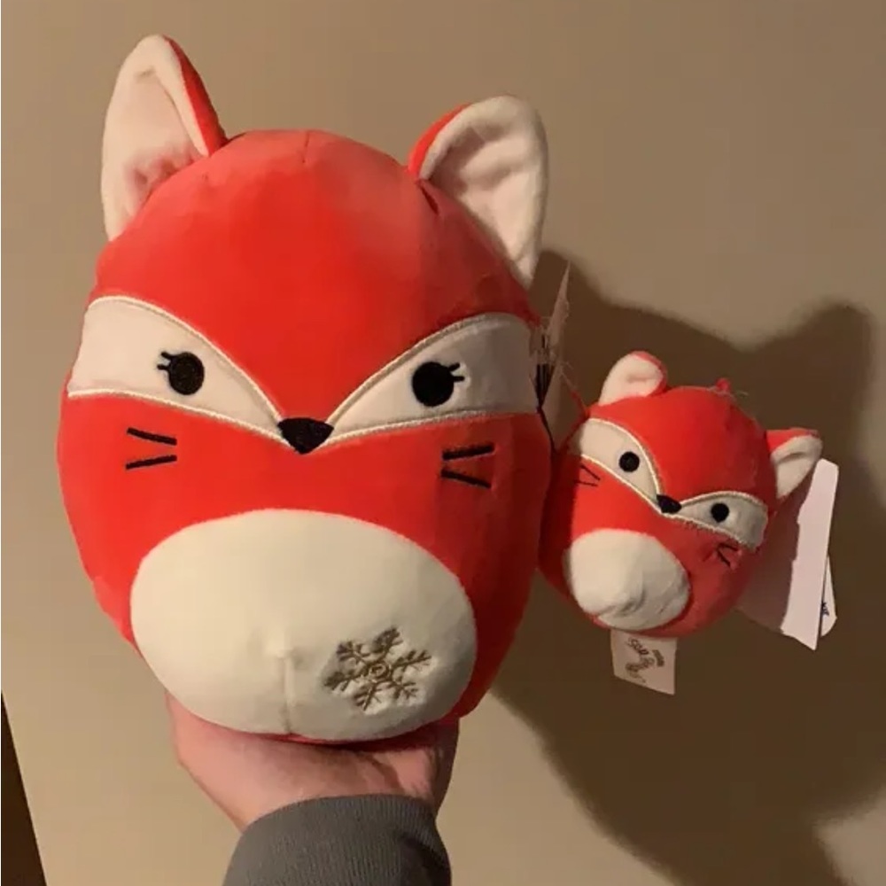fifi 8 inch and clip squishmallow